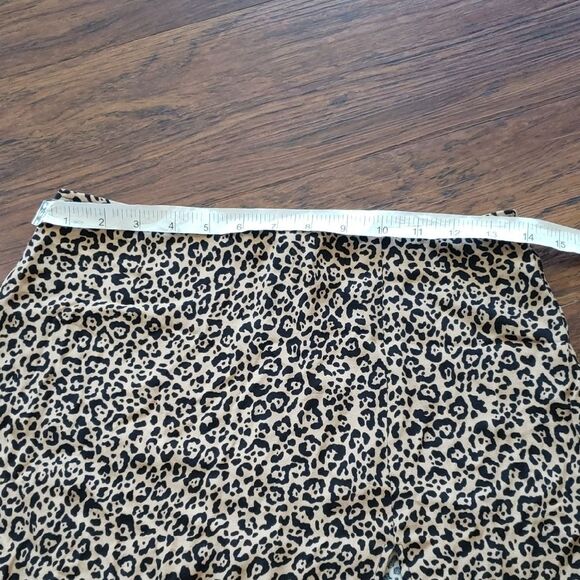 Reformation Leopard Print Chic Edgy Feminine Boho Bold Trendy Mini Skirt Size 6 - Picture 5 of 7